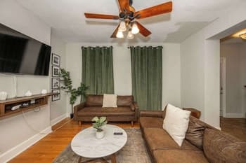 La Dolce Vita Retreat w Hot Tub