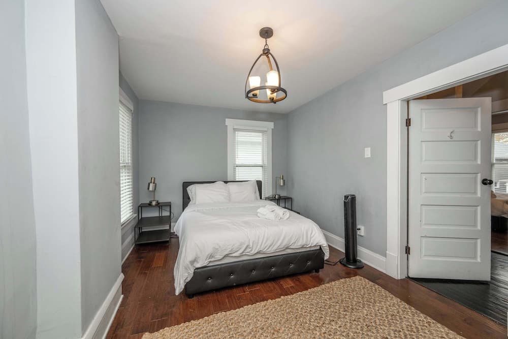 The Restful Roost w Hot Tub