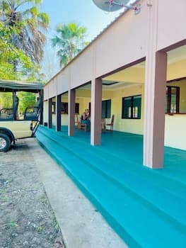 Royal South Luangwa Safaris Lodge