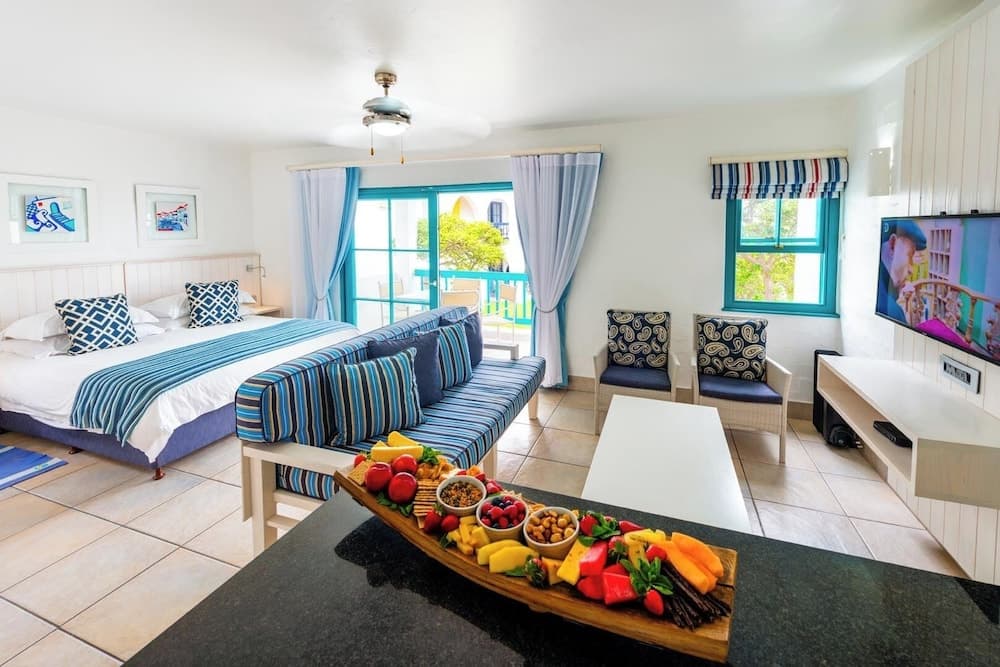 Club Mykonos by First Private Stays