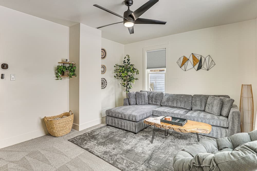 3 Mi to Downtown Youngstown: Updated Apartment