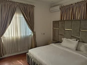 Pioneer Luxury Apartment