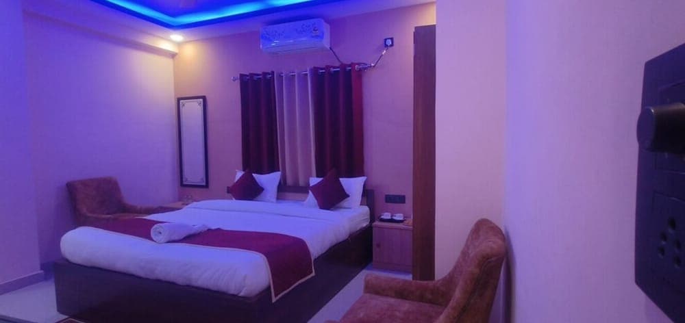 Pavitram Hotel & Banquet