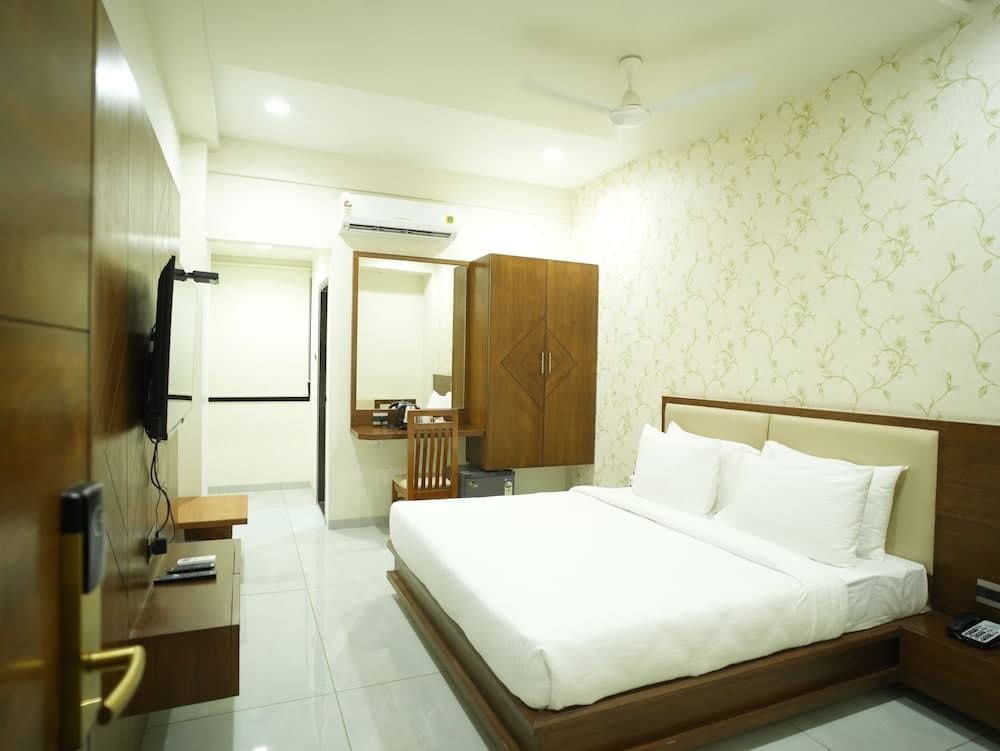 Pam Premium Hotel Vadodara