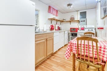 Walk to Ohio River & Spencer Landing: Apt w/ Patio