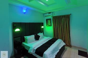 AZ KINGS HOTEL AND APARTMENT