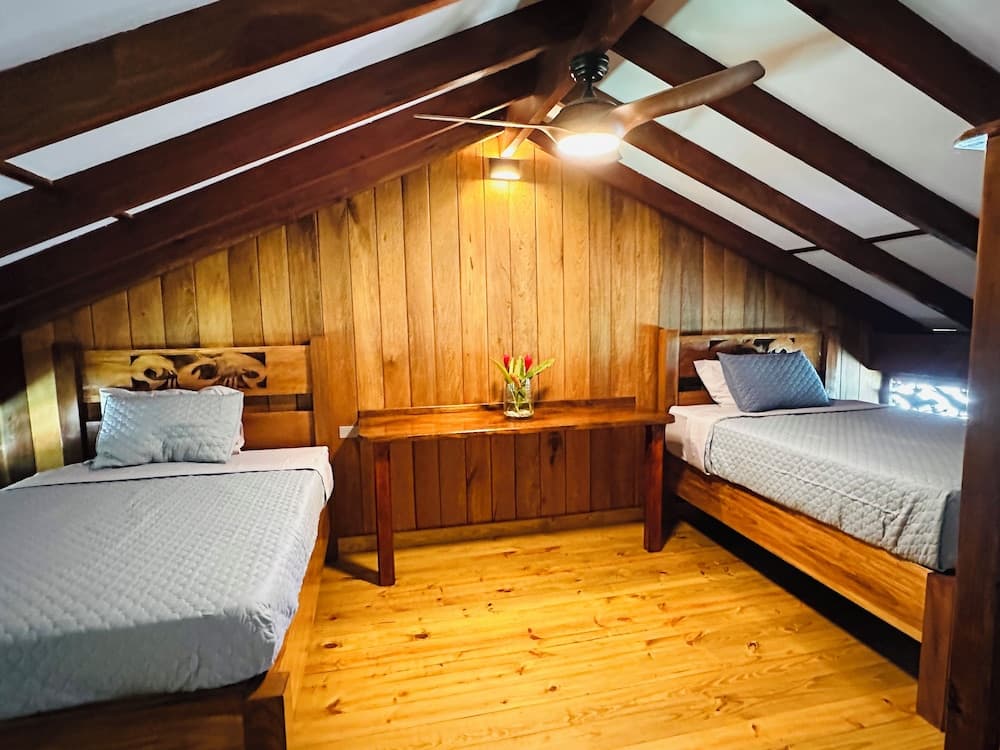 Bocas Beachfront Lodge