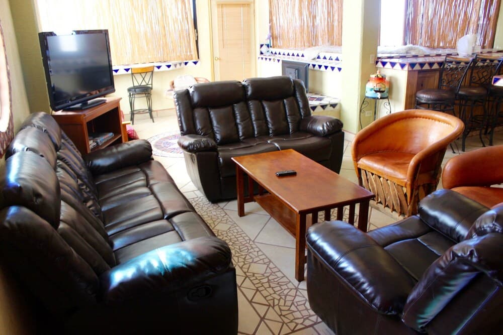 Mid-century Ocean View Apartment