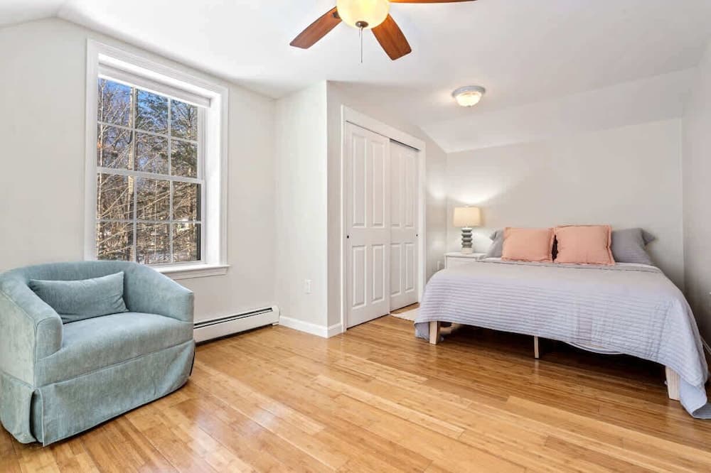 Good Tidings Stay for 8!