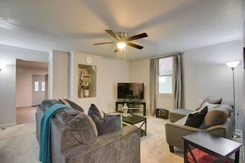 2 Mi to Historic District: Cozy Home in Quincy!