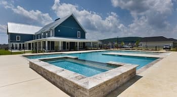 Landing Apartments at Oak Grove Dairy