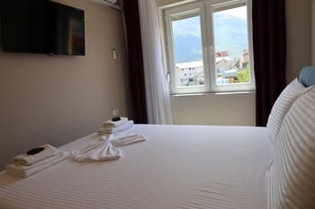 London Restaurant Hotel