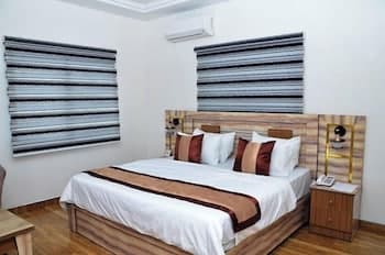 Sterling Lakeview Apartment