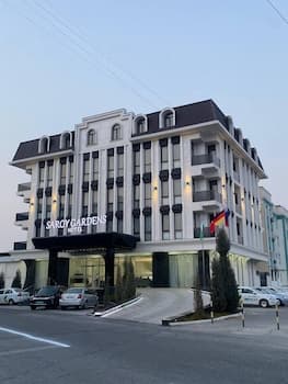 Saroy Gardens Hotel