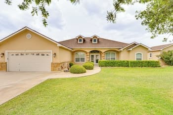 1 Mi From Lake: Pet-friendly Del Rio Gem