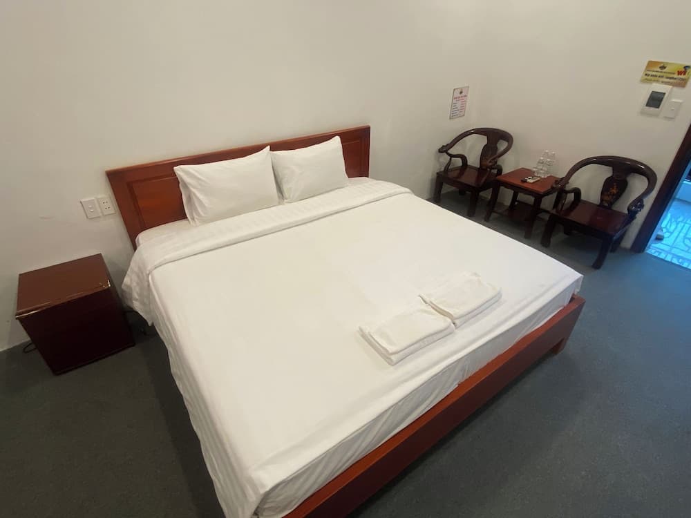 Mini Dien Bien Riverside Hotel - Lang Thai