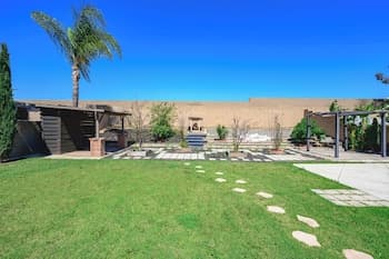 Spacious Family Retreat w Garden & Modern Comfort!