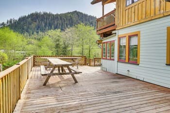 Salmon Return & Wildlife Roam: Ketchikan Getaway!