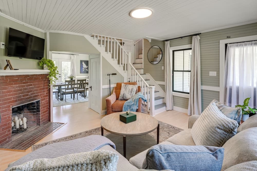 Pond Views: Spacious Family Home in Presque Isle!