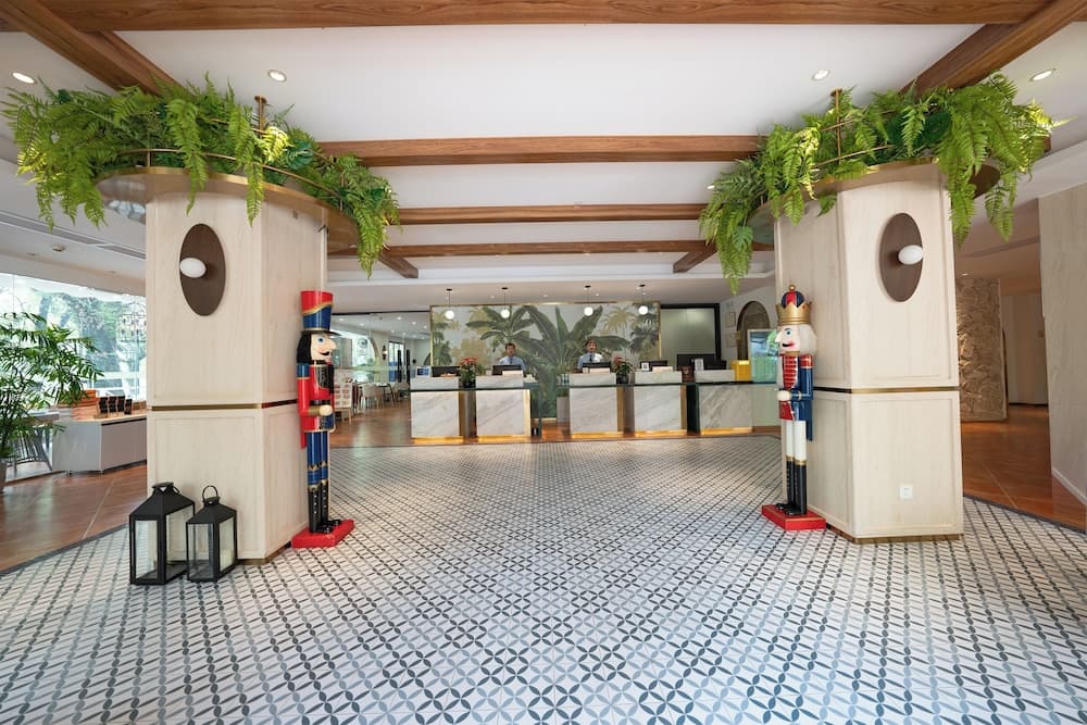 Guilin O-LIVE Social Hotel