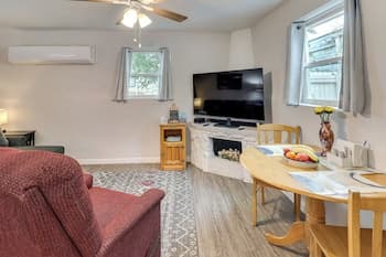 Walk to Enmu: Cozy Casita w/ Pet-friendly Yard