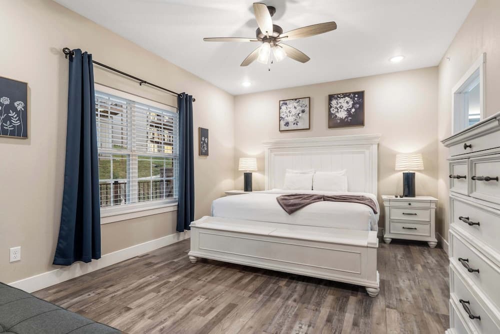 On The Rocks - Home for 16!