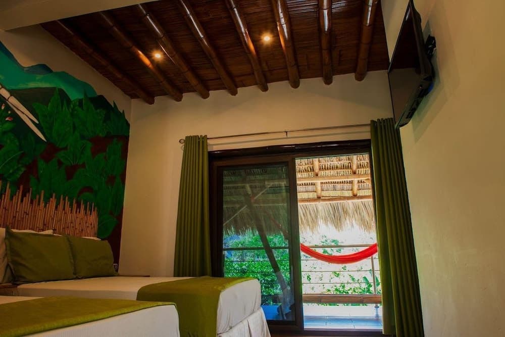 Hotel y Ecoturicentro La Vega