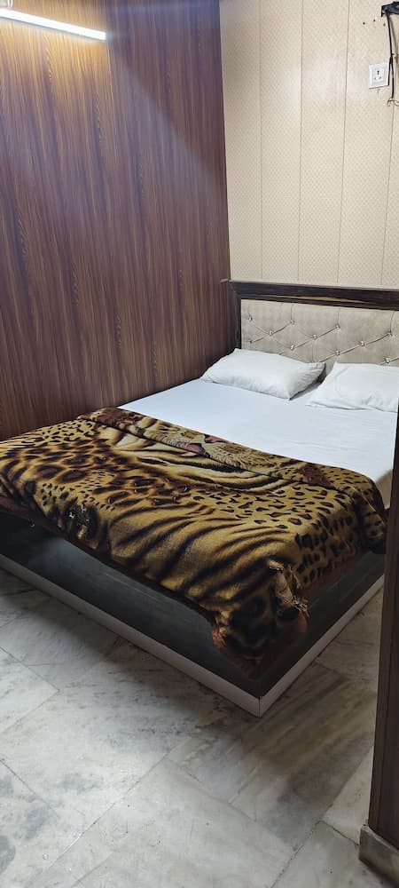 RIVER SIDE HOTEL PRAYGRAJ