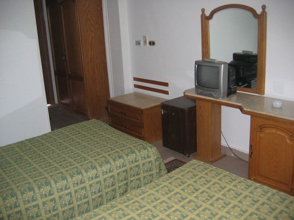 Catherine Plaza Hotel