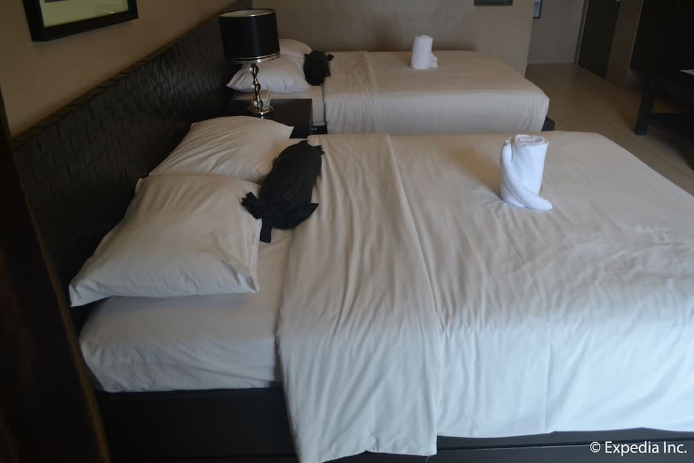 8 Suites By Fat Jimmy's