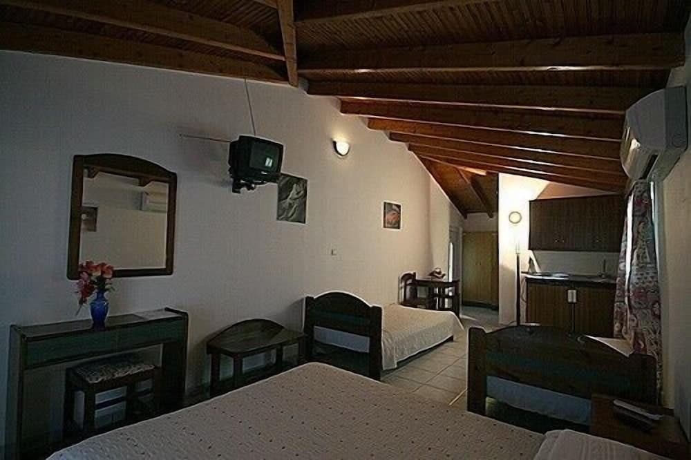 Malvasia Corner Studios