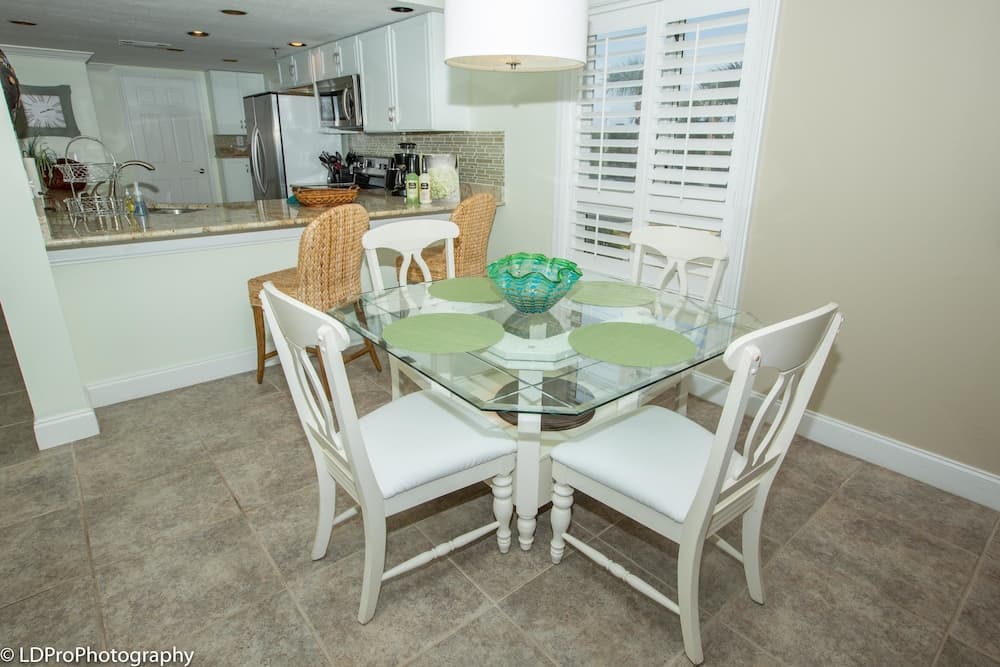 Destin Towers by Holiday Isle