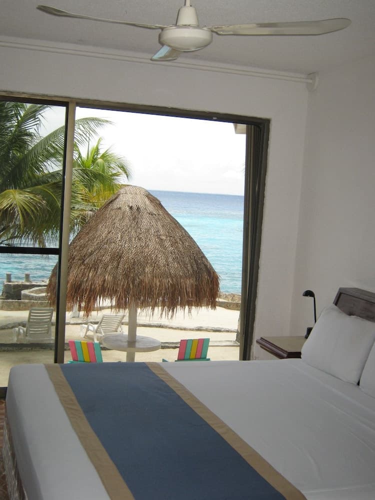 Condumel Condominiums