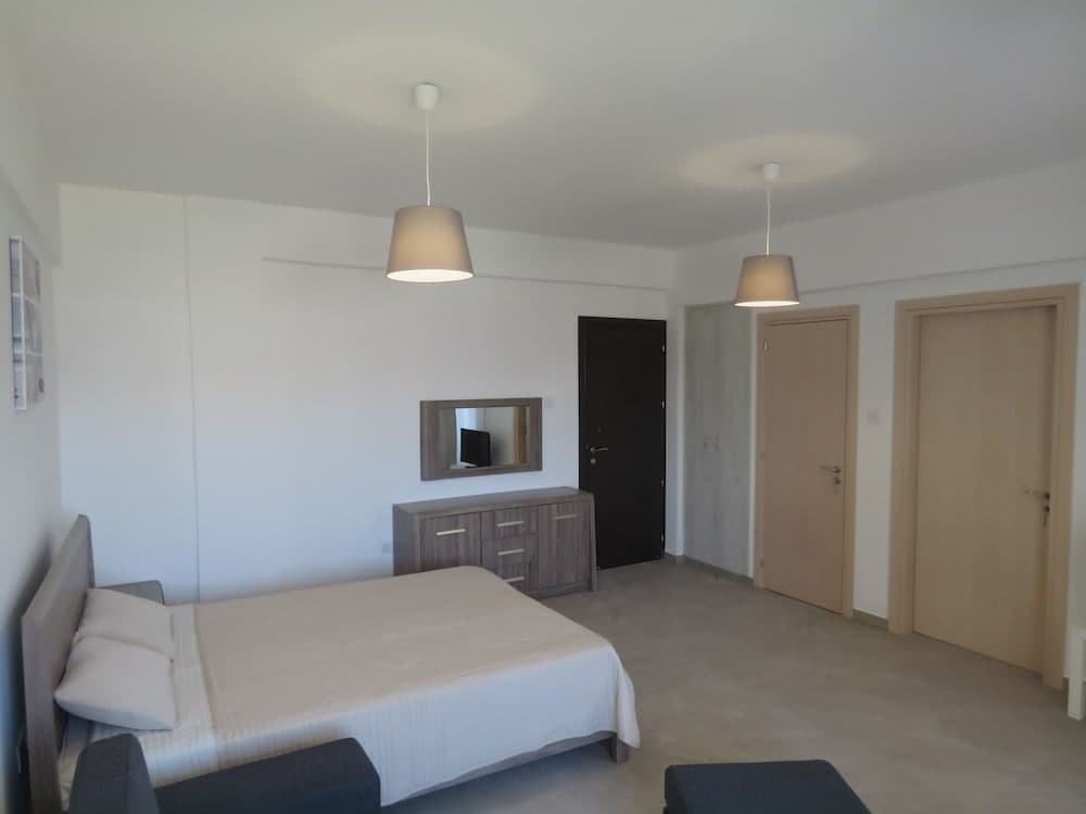 Polyxeni Hotel Apartments