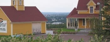 Magnetic Hill Winery