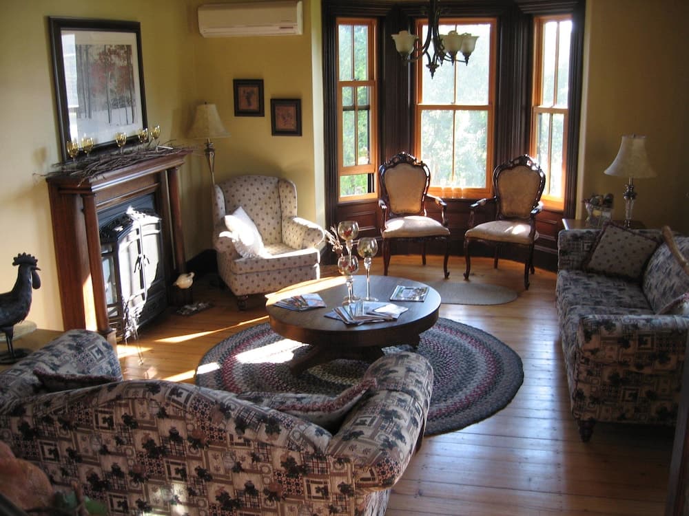 Magnetic Hill Winery