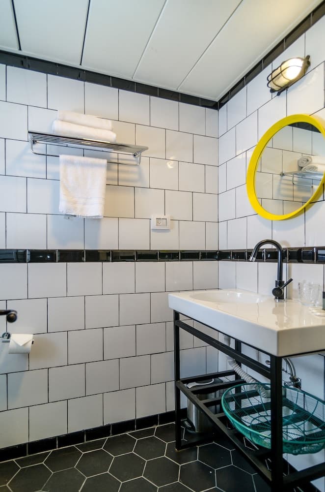 The White House Hotel at Dizengoff Square