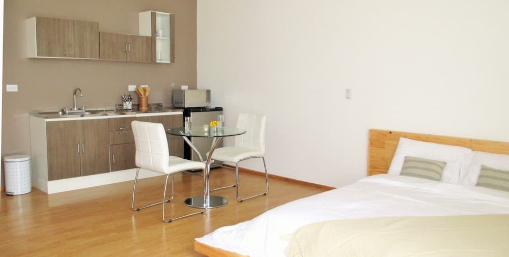 Cedar Cats Short Stay Apartments - Adults Only