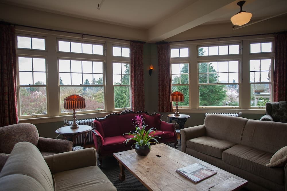 McMenamins Grand Lodge