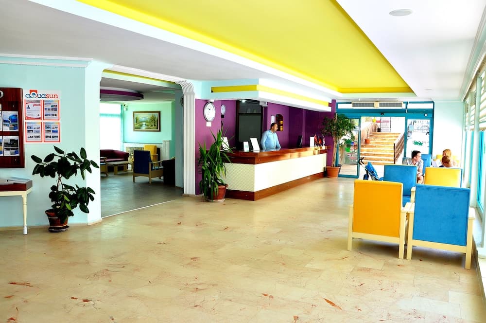 Çınar Family Suite Hotel