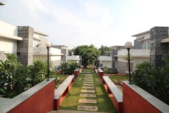 Cloud 9 Resort, Yealgiri