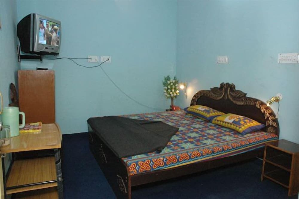 Royal Aashiyana Palace Hotel