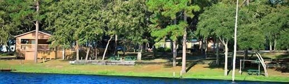 Twin Lakes Camp Resort