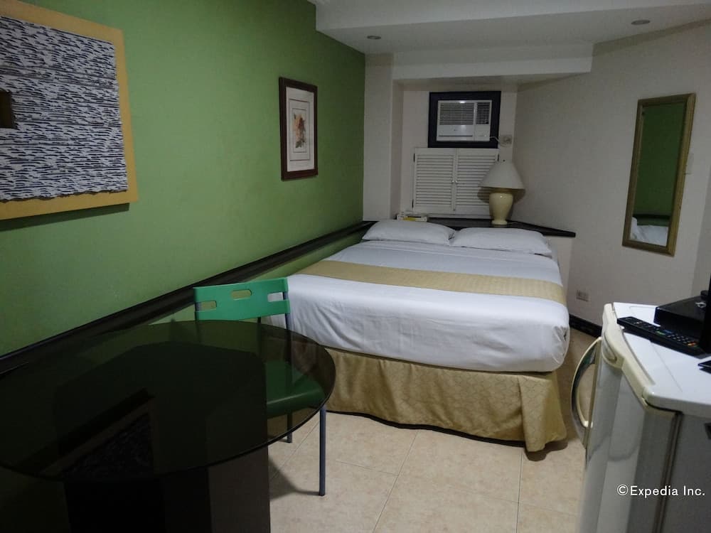 Ralph Anthony Suites