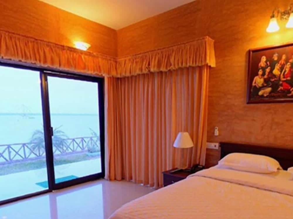 Lake Symphony Resort