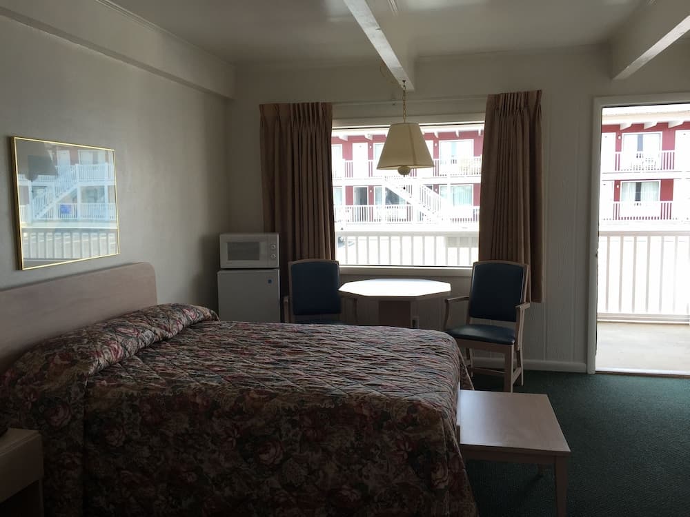 Fish Tales Boardwalk Inn