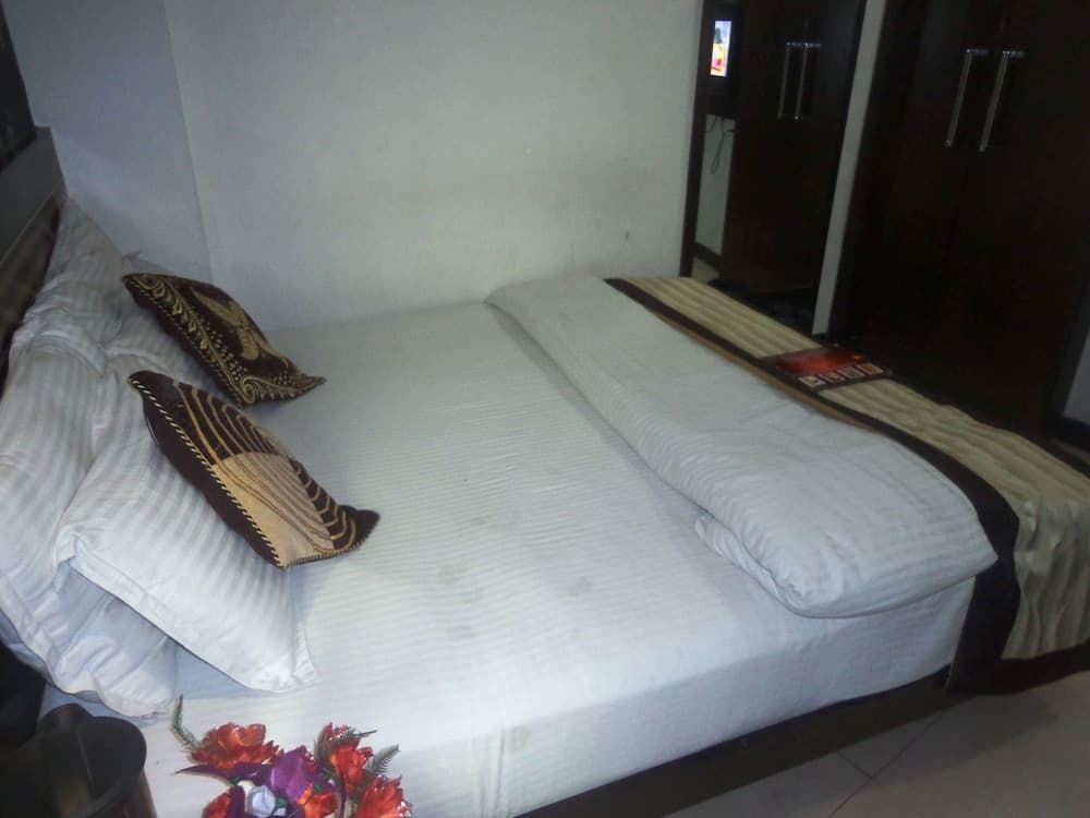 Hotel Millennium 2000 DX