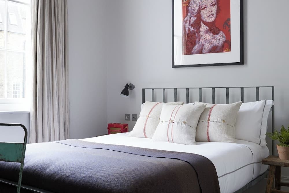 Artist Residence London