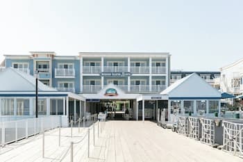 Bicycle Street Inn and Suites