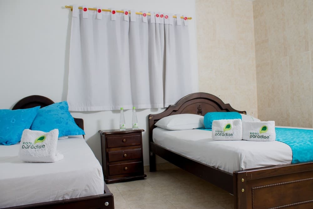 Hotel Paradise La 33